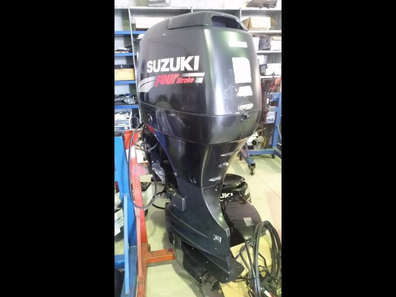 SUZUKI DF70 XLS Outboard Motor