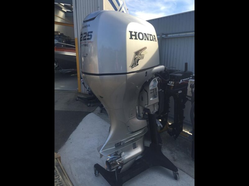 HONDA BF225 Outboard Motor